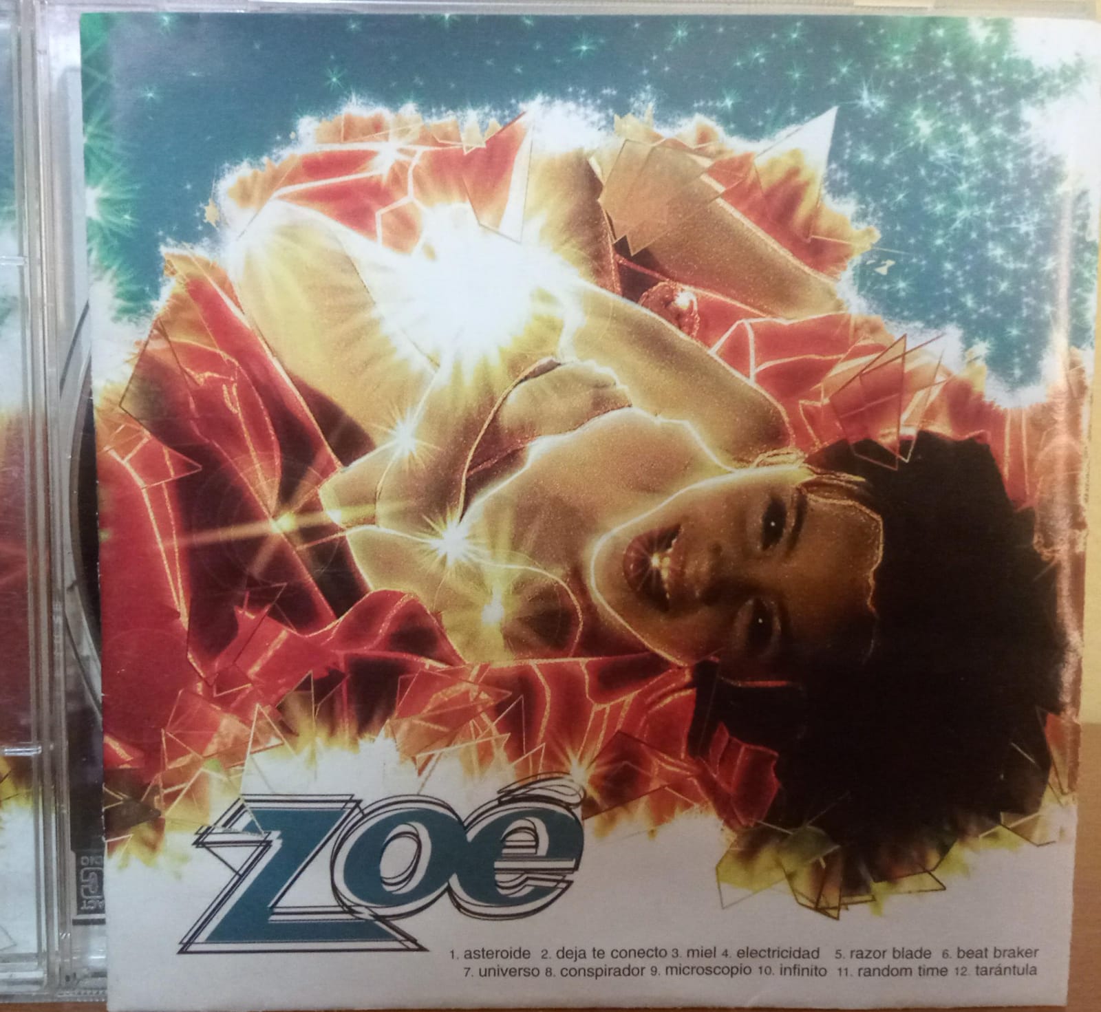 Zoé – Zoé. Cd en buen estado. Booklet con humedad, se pedó, disco se reproduce sin inconveniente. tienda de discos en méxico formato muerto
