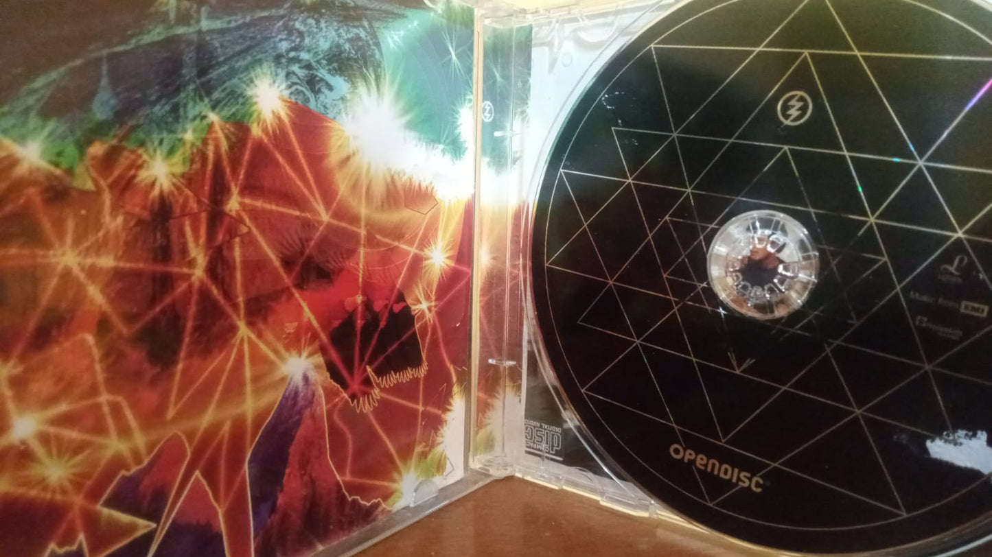 Zoé – Zoé. Cd en buen estado. Booklet con humedad, se pedó, disco se reproduce sin inconveniente. tienda de discos en méxico formato muerto