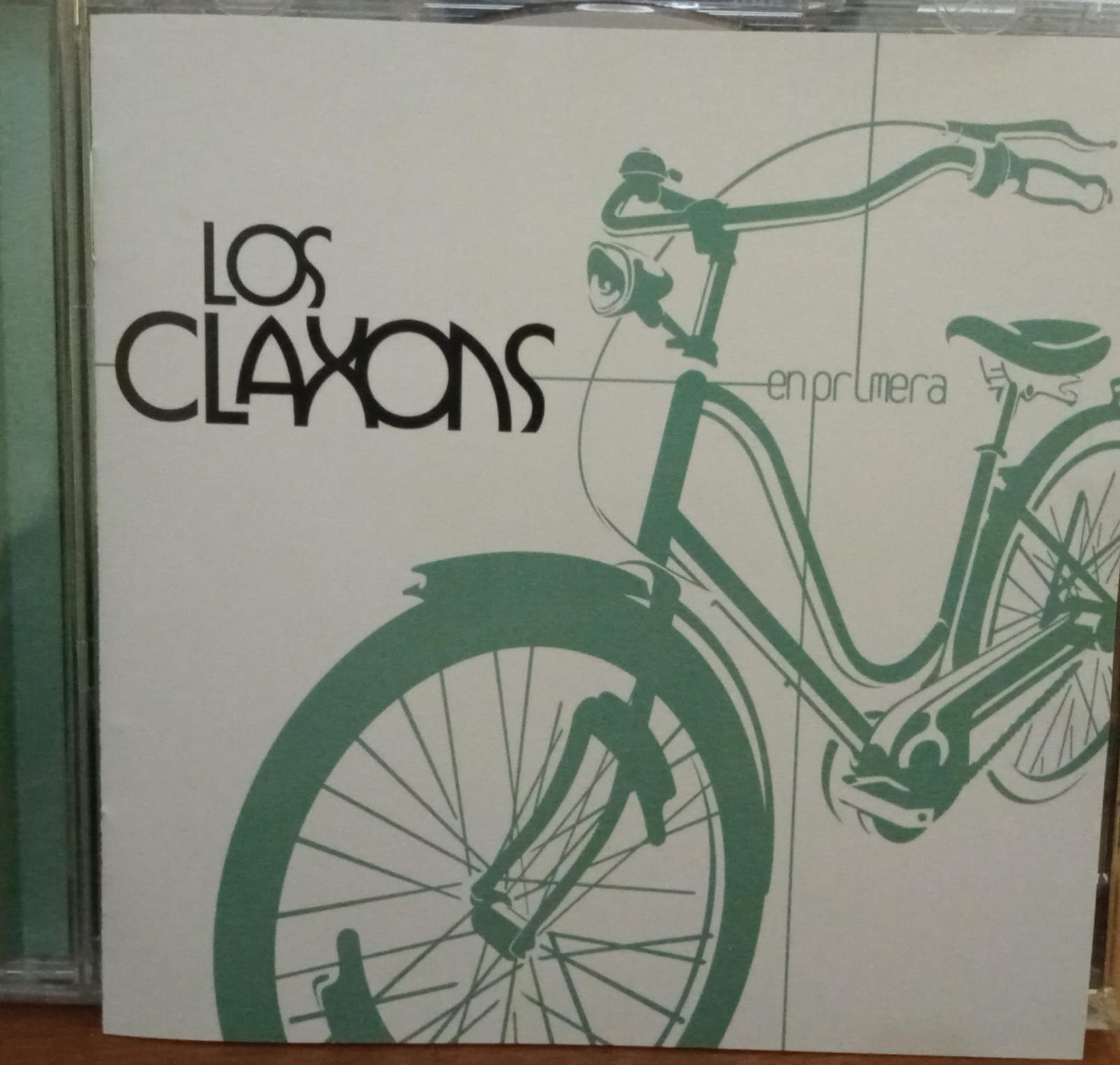 Los Claxons – En Primera. Cd excelente estado. tienda de discos en méxico formato muerto