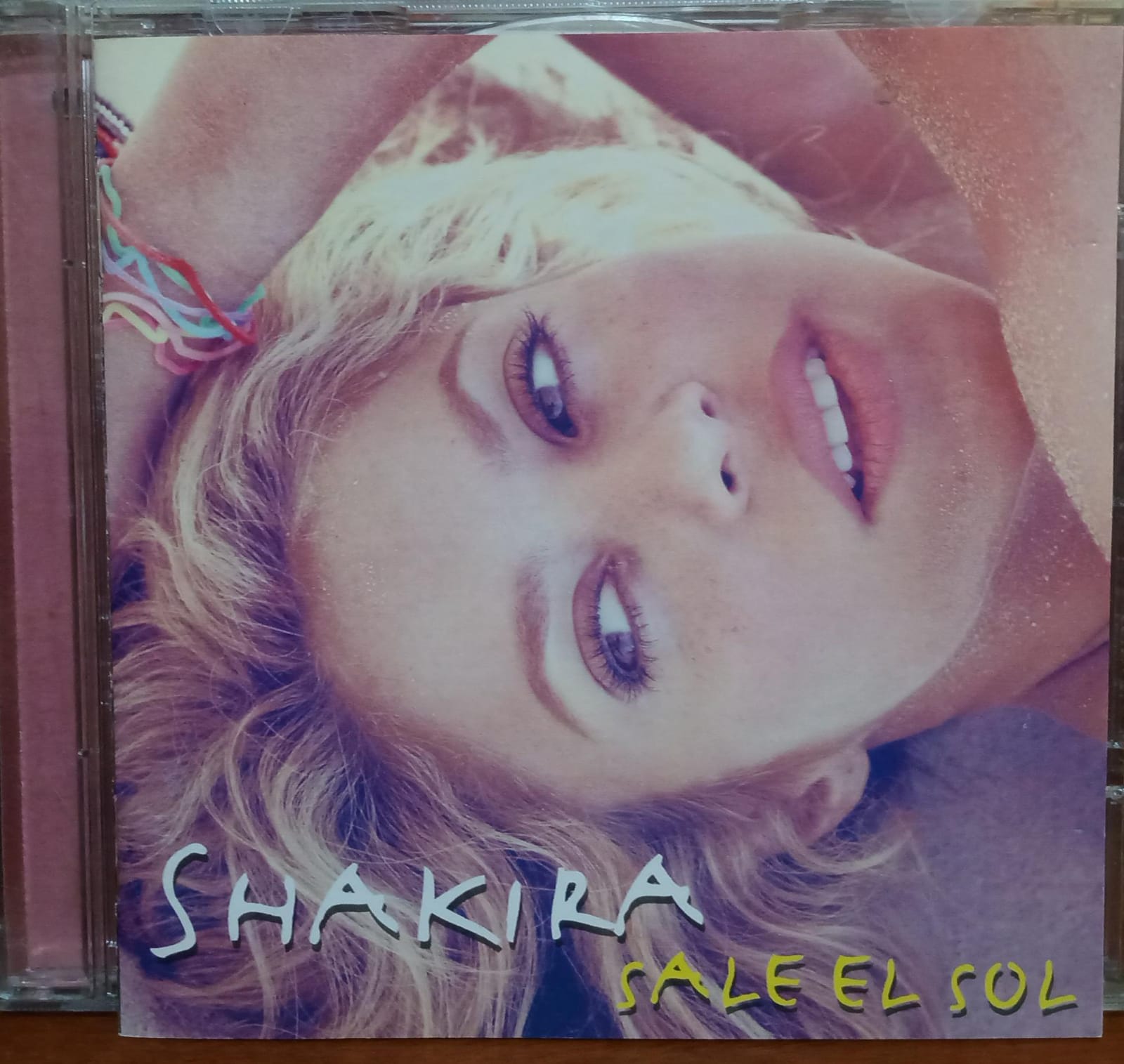 Shakira – Sale El Sol. Cd en buen estado. tienda de discos en méxico formato muerto