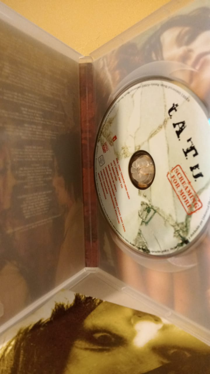 t.A.T.u. – Screaming For More. DVD con póster. Raro. tienda de discos en méxico formato muerto