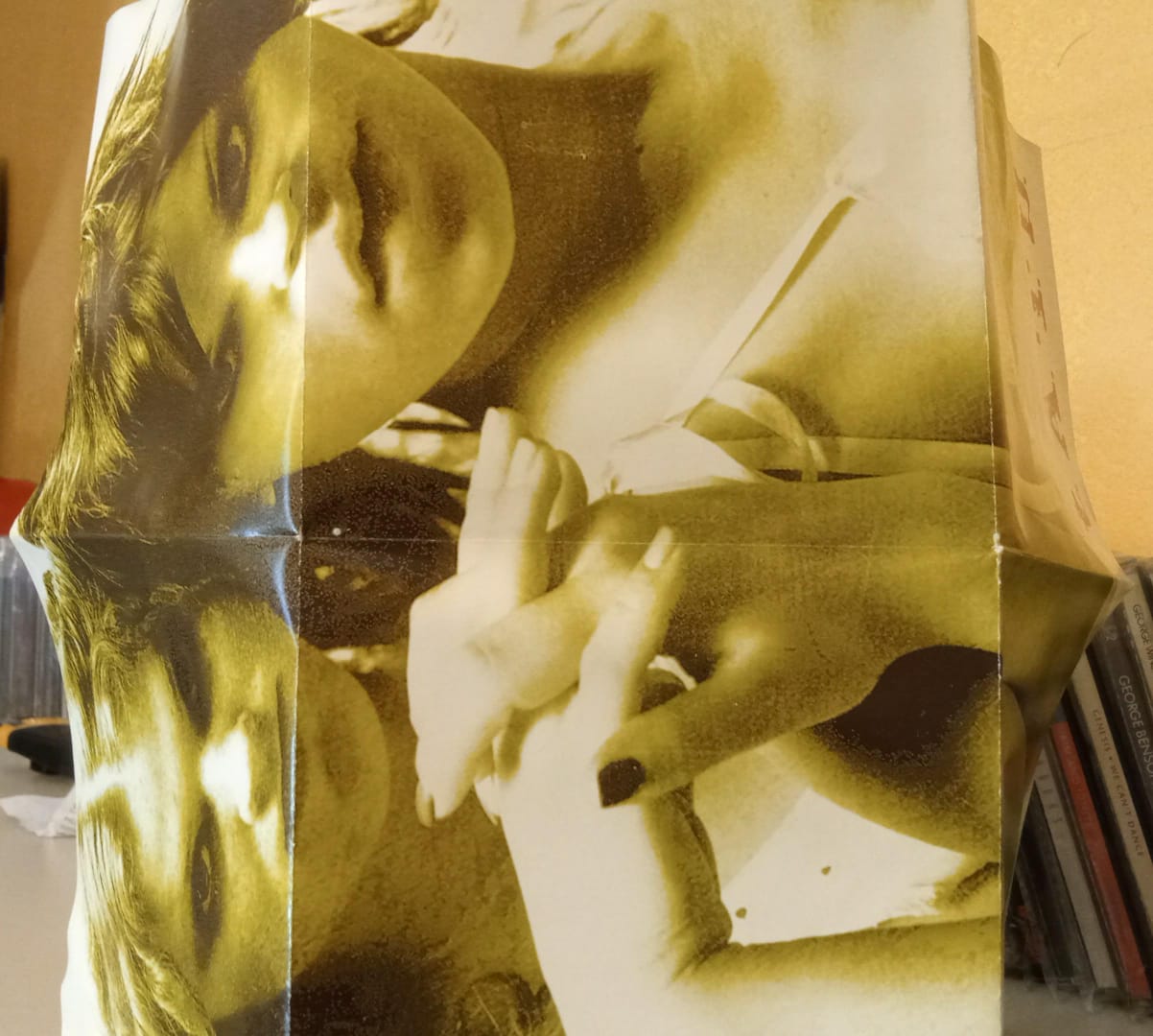 t.A.T.u. – Screaming For More. DVD con póster. Raro. tienda de discos en méxico formato muerto