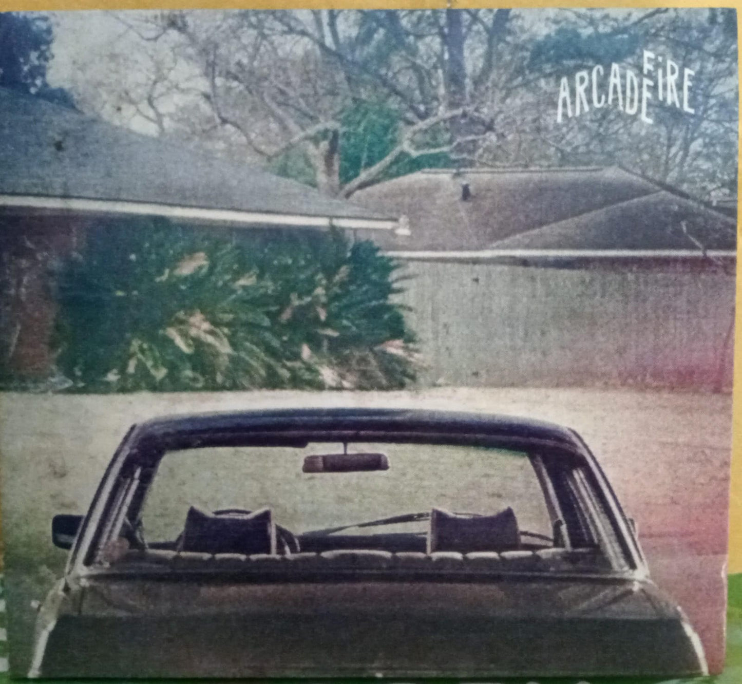 Arcade Fire – The Suburbs. Cd buen estado. tienda de discos en méxico formato muerto