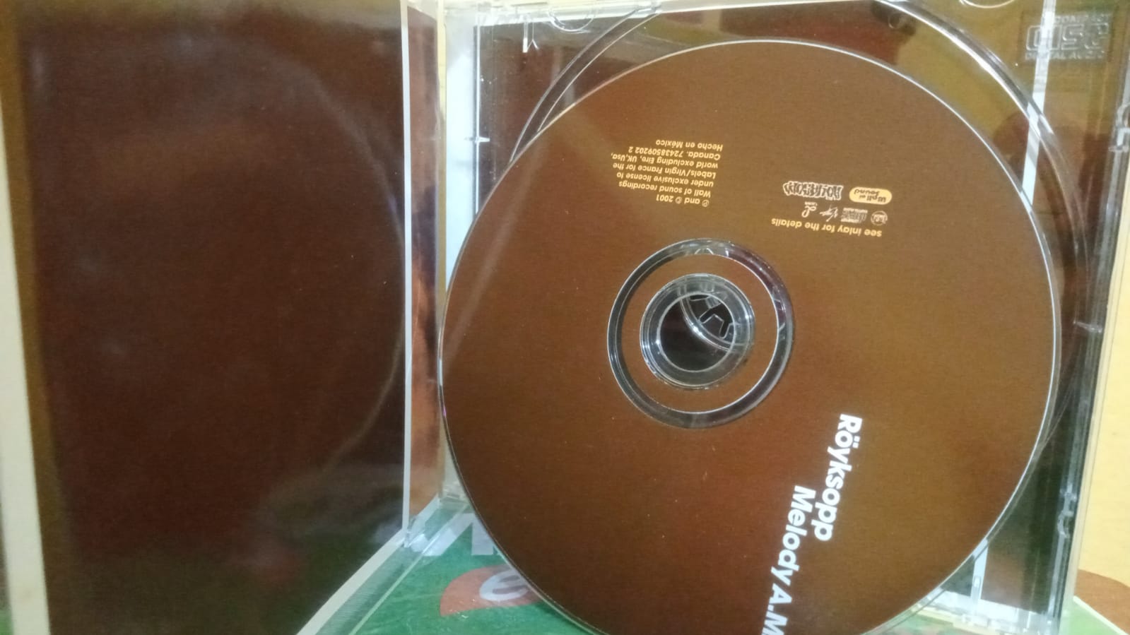  Röyksopp – Melody A.M. (CD). Buen estado.  tienda de discos en méxico formato muerto