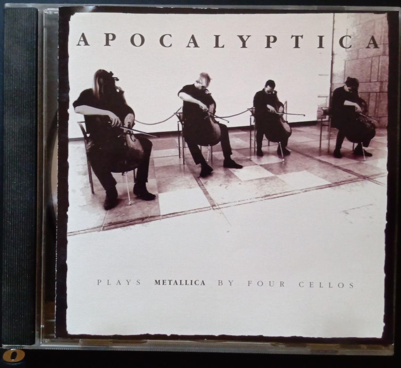 💿 Apocalyptica – Plays Metallica (CD importado). tienda de discos en méxico formato muerto