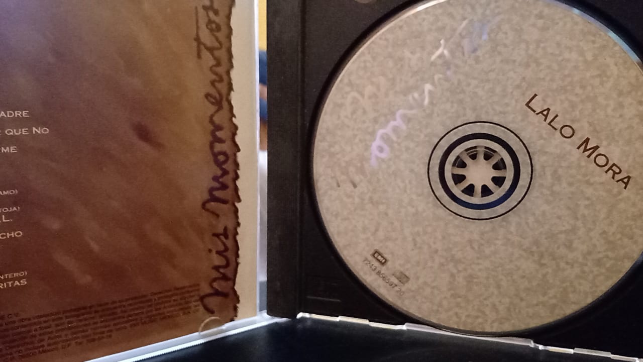 Lalo Mora – Mis Momentos. CD excelente estado. tienda de discos en méxico formato muerto