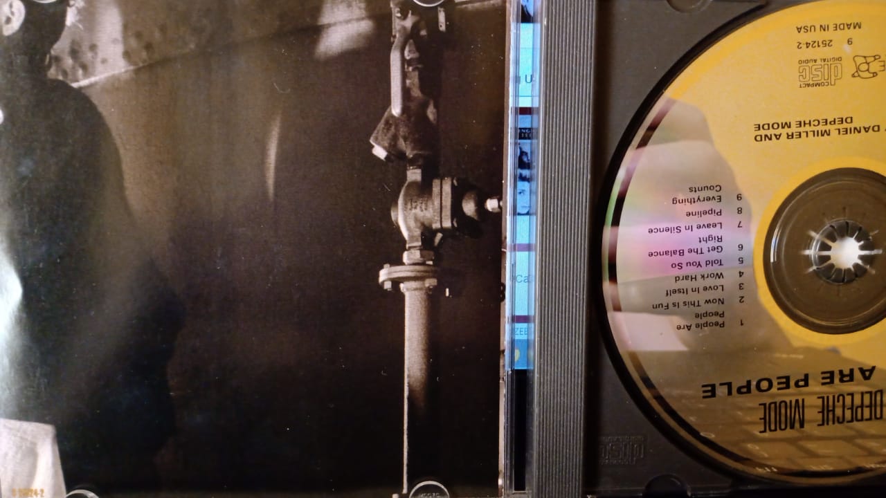 ⚙️ Depeche Mode – People Are People ⚙️
CD importado en buen estado 📀 tienda de discso en méxico formato muerto