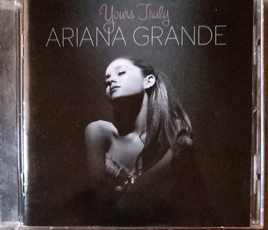 Ariana Grande. Yours Truly . CD en buen estado. tienda de discso en méxico formato muerto