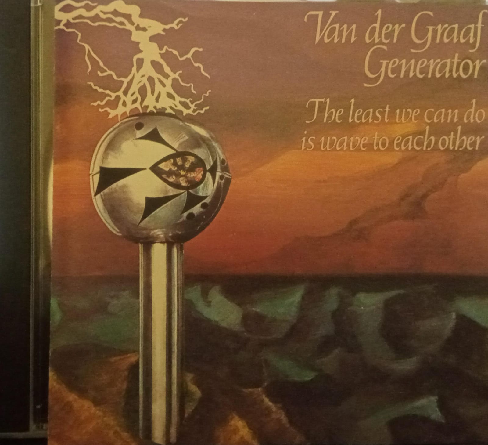 VAN DER GRAAF GENERATOR – The Least We Can Do Is Wave to Each Other. CD. tienda de discos en méxico formato muerto