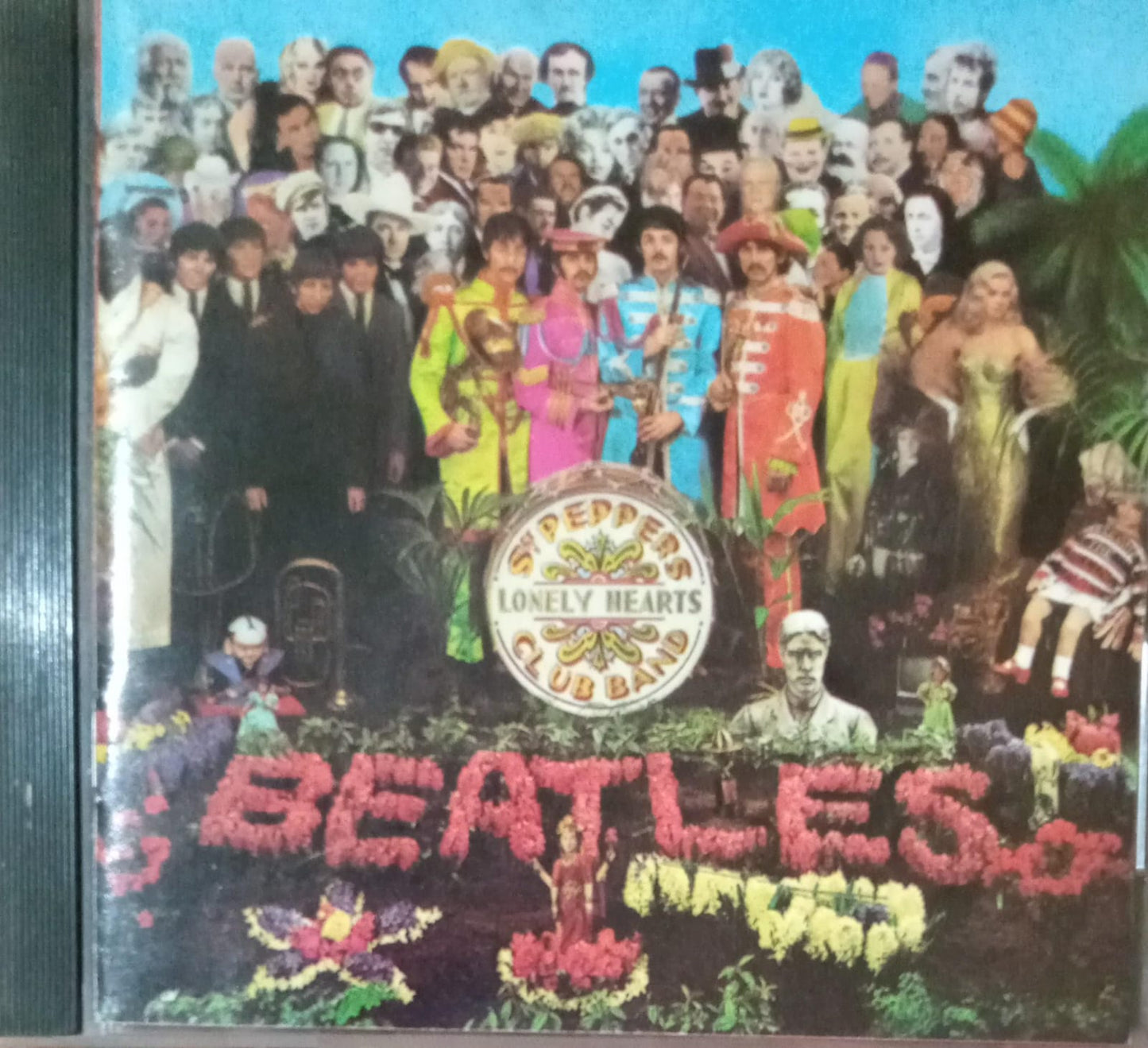 The Beatles – Sgt. Pepper's Lonely Hearts Club Band. CD en buen estado.