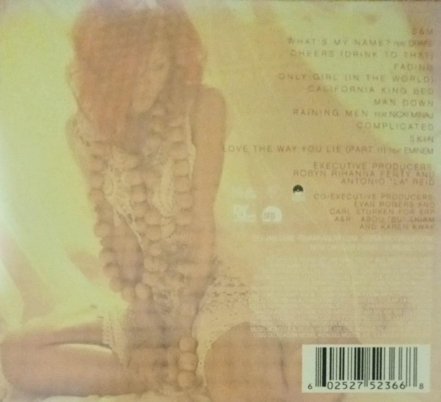 Rihanna – Loud. CD doble en buen estado.