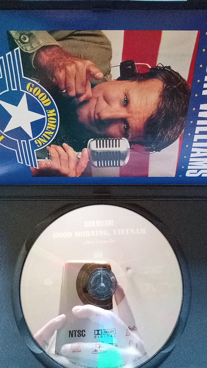 Buenos días, Vietnam. Título original: Good Morning, Vietnam. DVD.