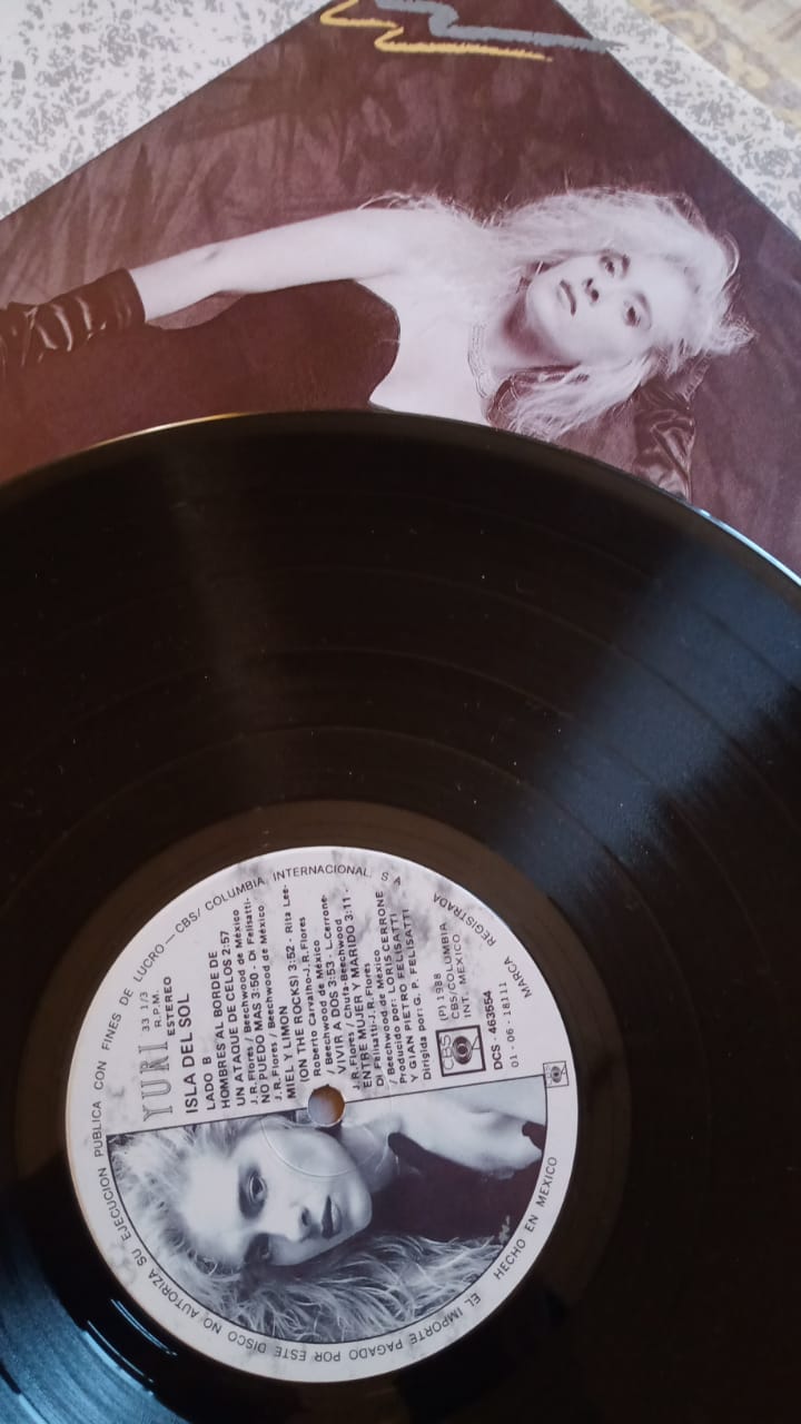 Yuri – Isla Del Sol. Vinilo 1988.