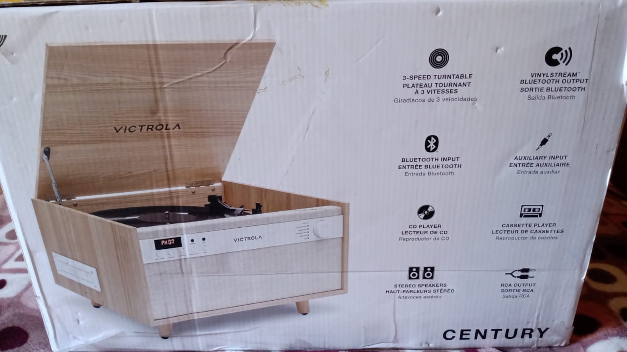 Victrola Century - Tocadiscos Bluetooth 6 en 1 - Natural Centro Musical de Mediados de Siglo Reproduce Vinilo, CD, Casete y Auxiliar, VINYLSTREAM transmite Discos a Altavoces Bluetooth. Nuevo.