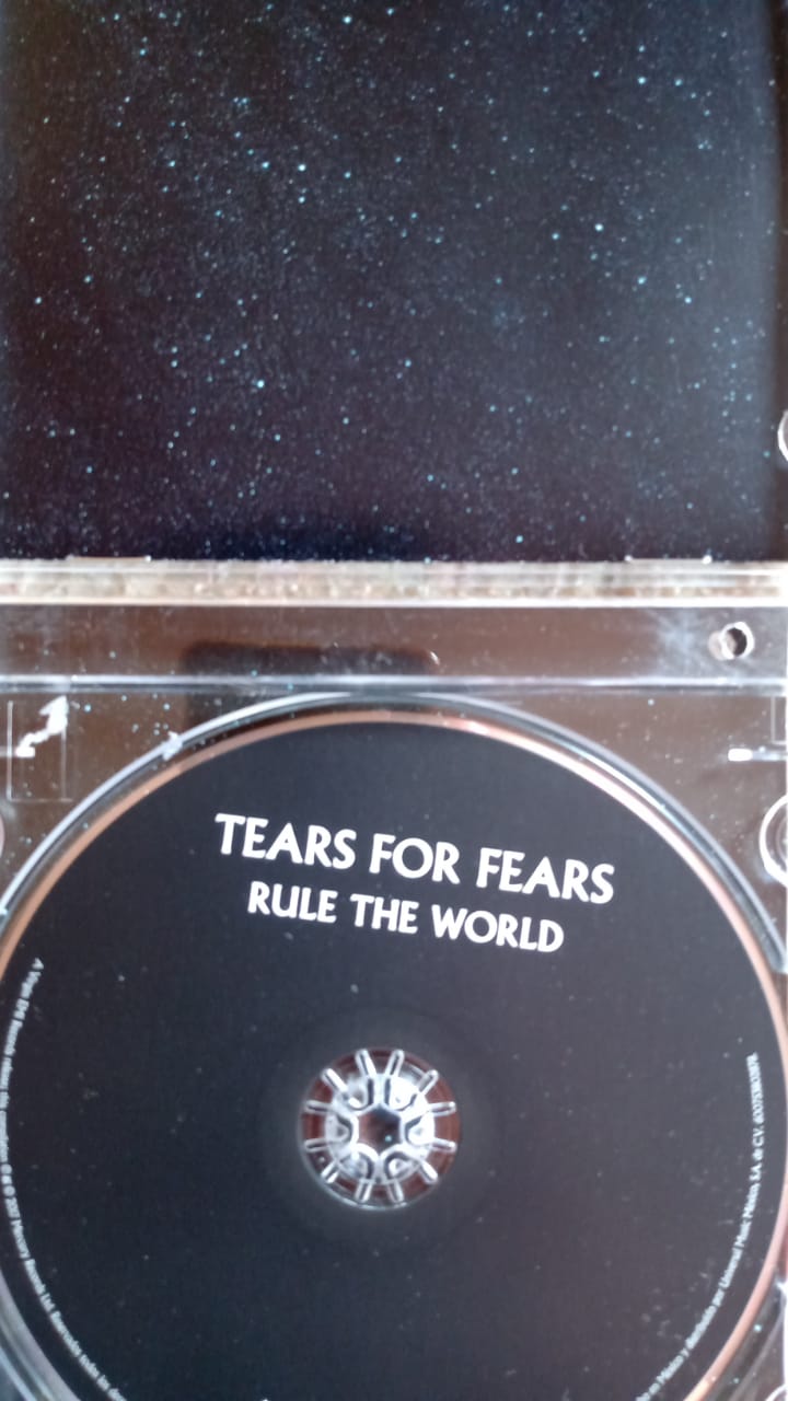 Tears for Fears – Rule the World: The Greatest Hits (CD en excelente estado).