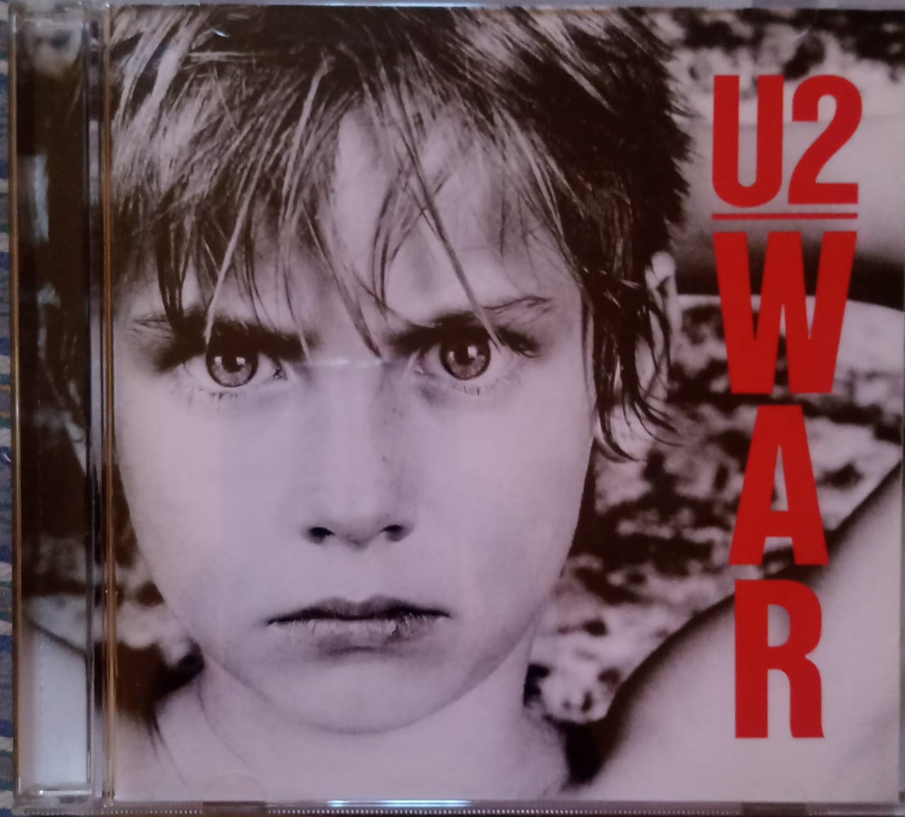 U2 – War (CD importado en excelente estado).