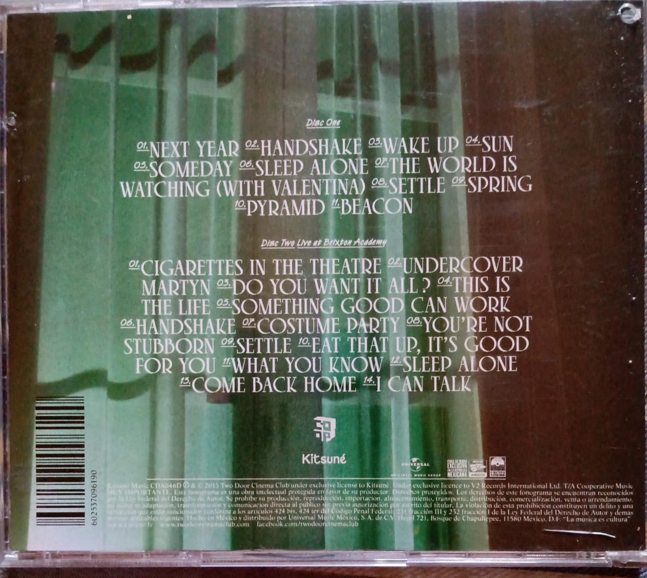 Two Door Cinema Club – Beacon (CD doble en excelente estado).