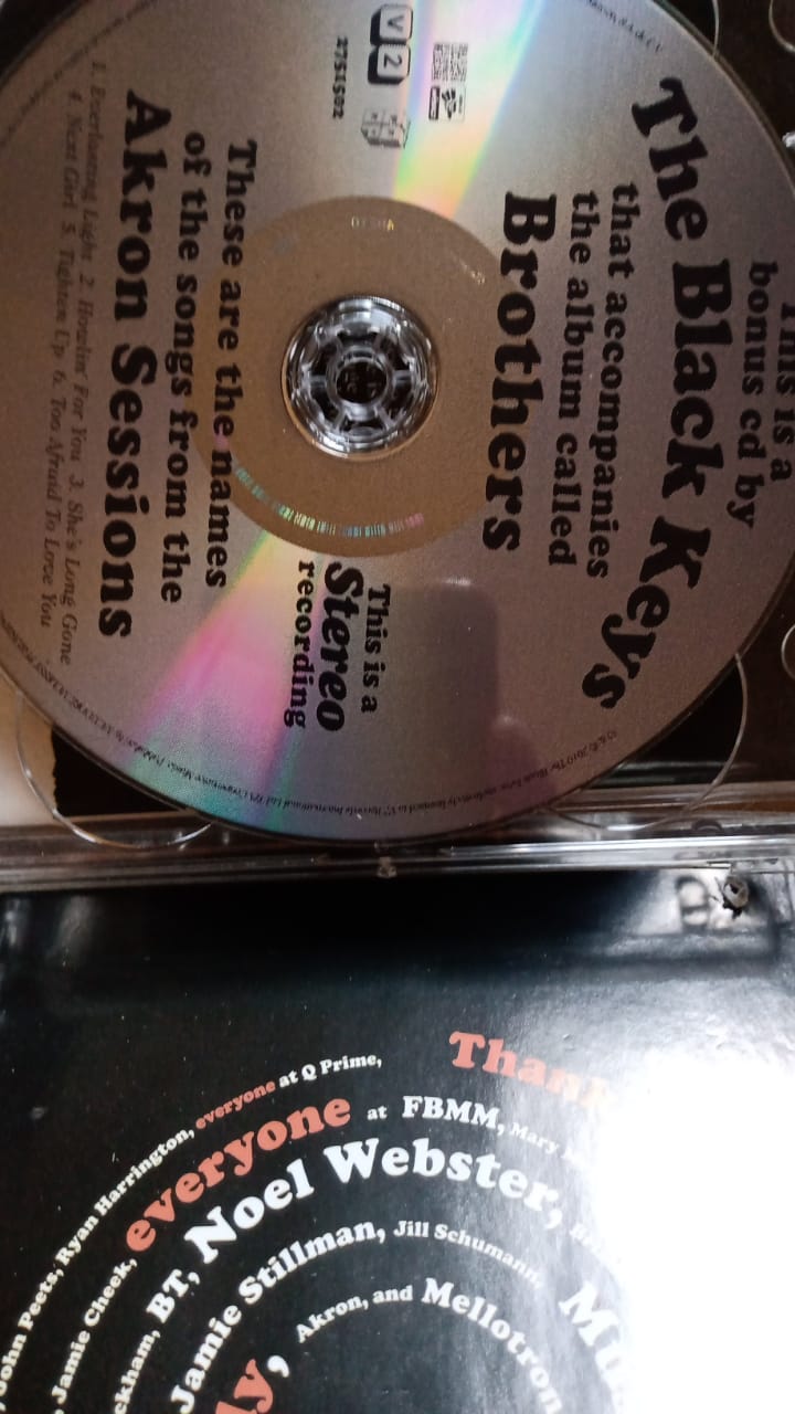The Black Keys – Brothers (CD doble en excelente estado).