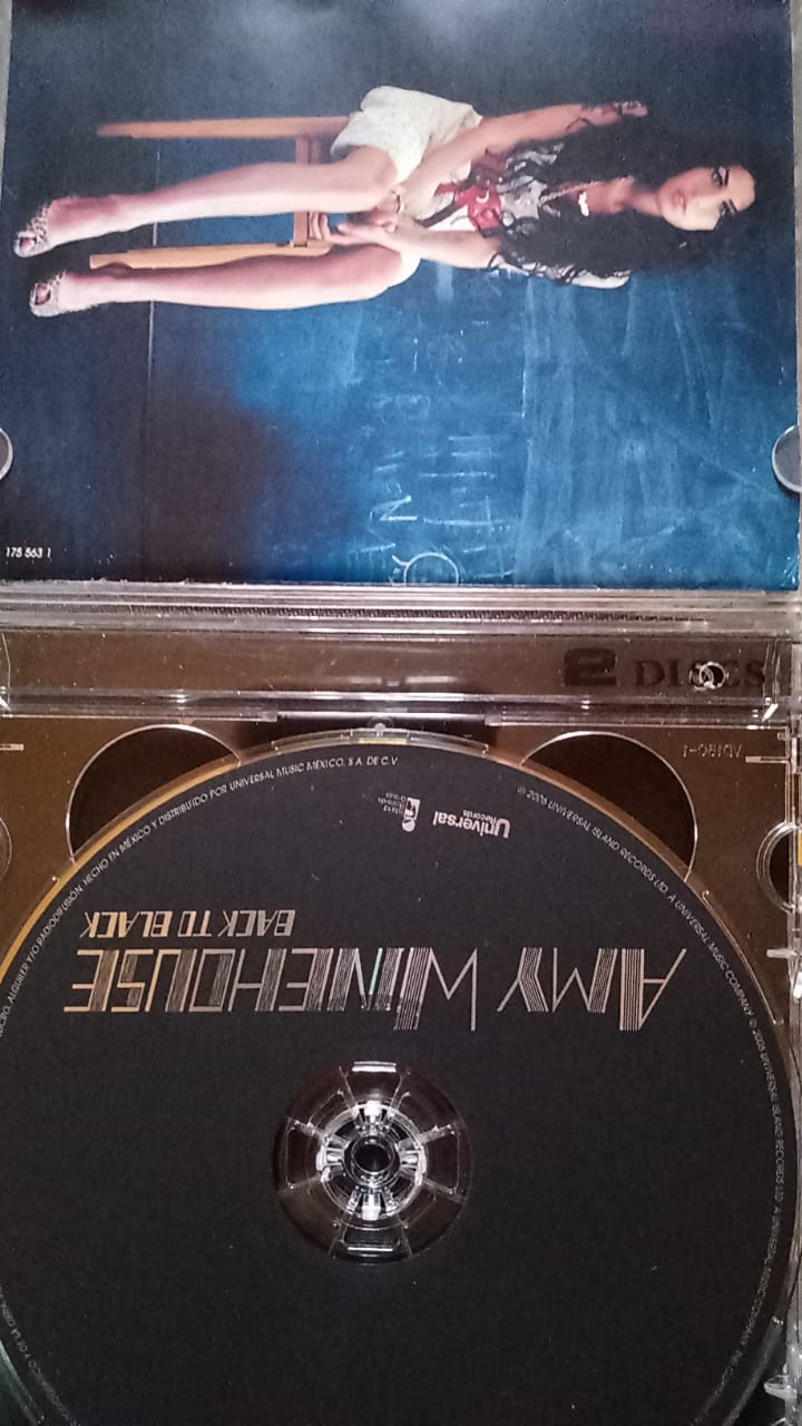 Amy Winehouse – Back to Black (CD doble en excelente estado).