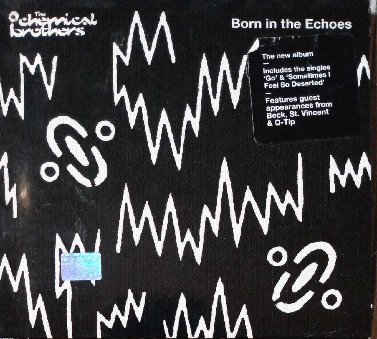 The Chemical Brothers – Born in the Echoes (CD en excelente estado).