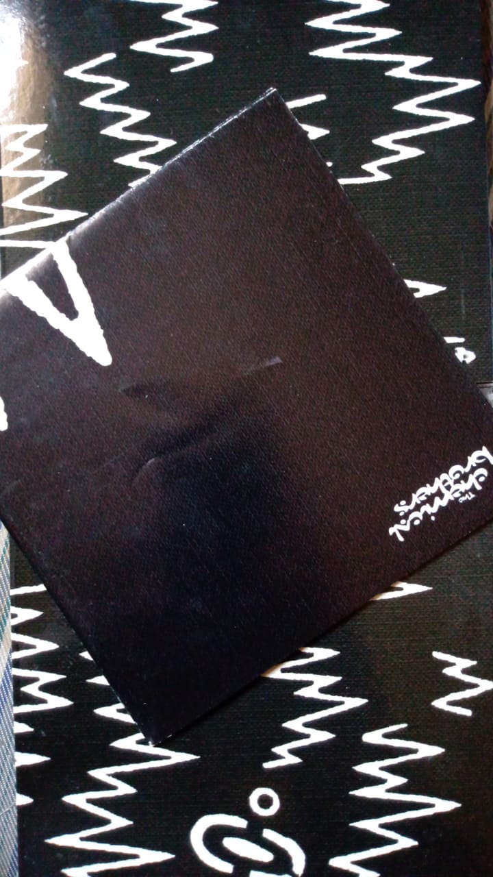 The Chemical Brothers – Born in the Echoes (CD en excelente estado).