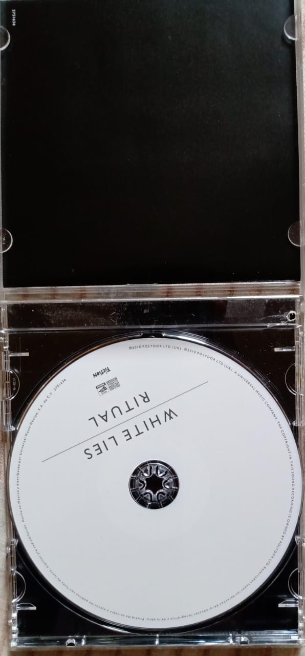 White Lies – Ritual (CD en excelente estado).