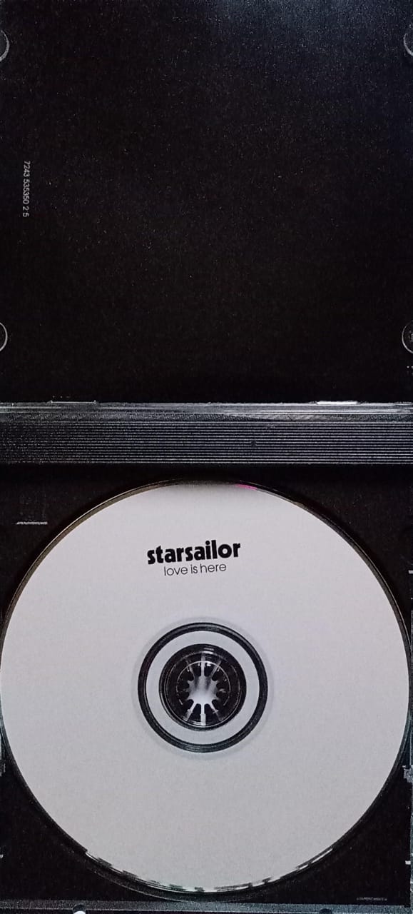 Starsailor – Love Is Here (CD en excelente estado).