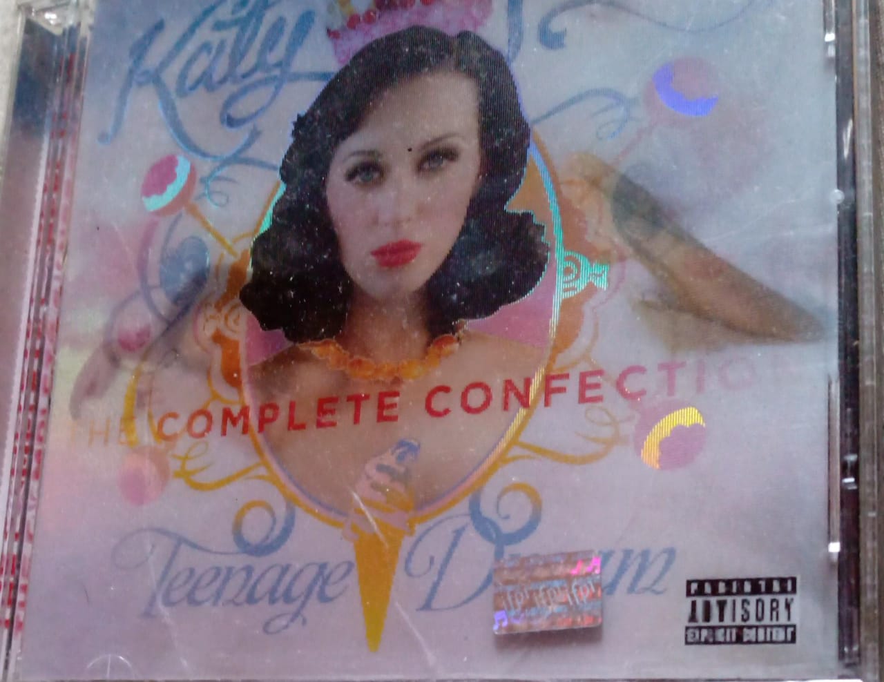 Katy Perry – Teenage Dream - The Complete Confection Portada Lenticular. Cd excelente estado.