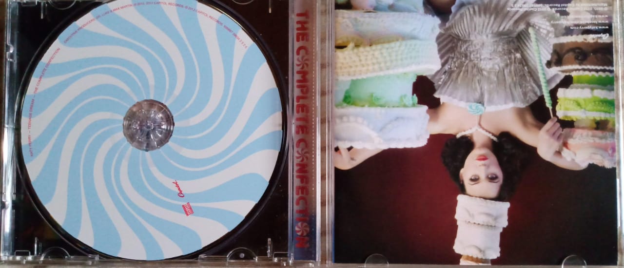 Katy Perry – Teenage Dream - The Complete Confection Portada Lenticular. Cd excelente estado.