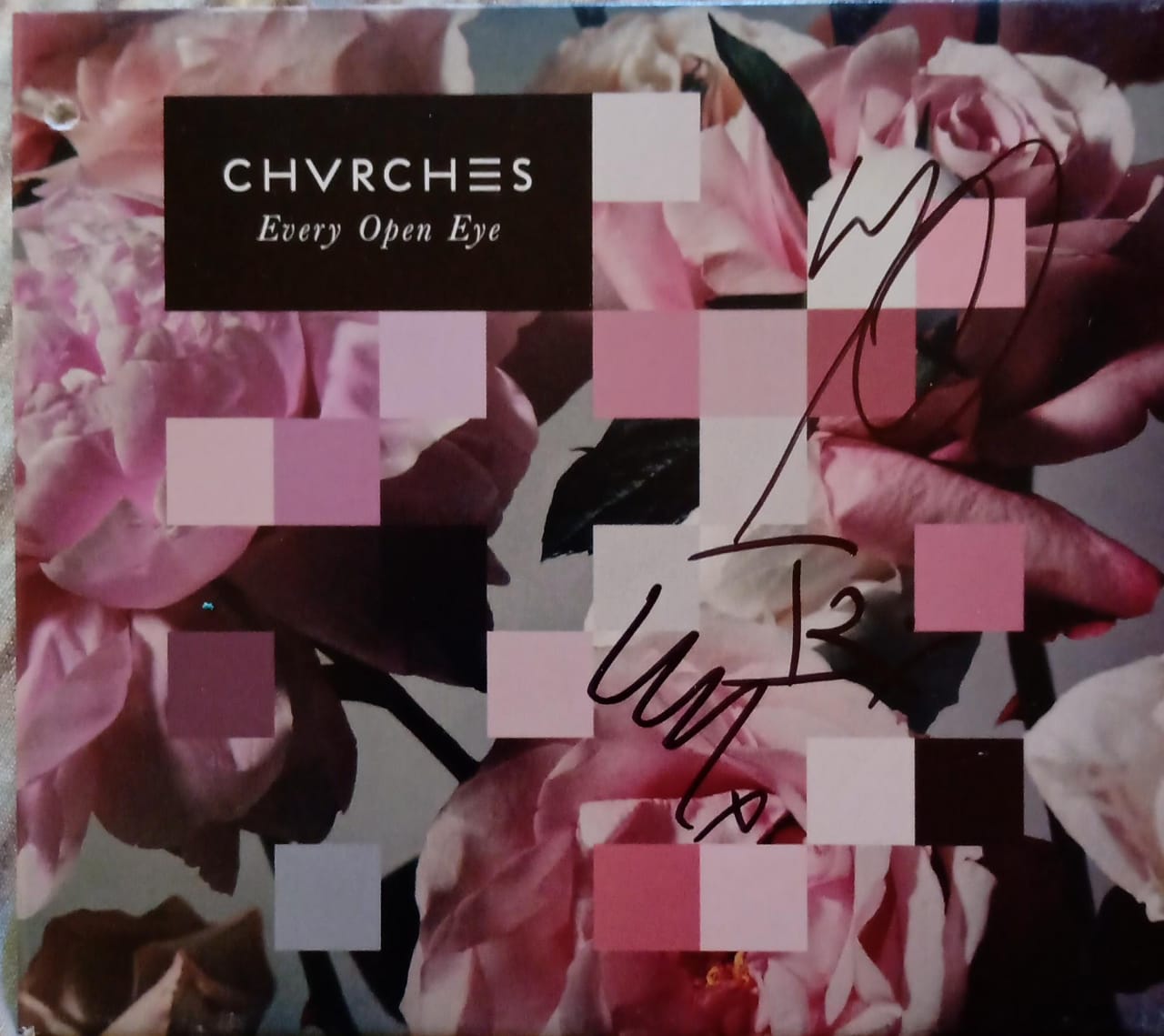 CHVRCHES – Every Open Eye. Cd autografiado.
