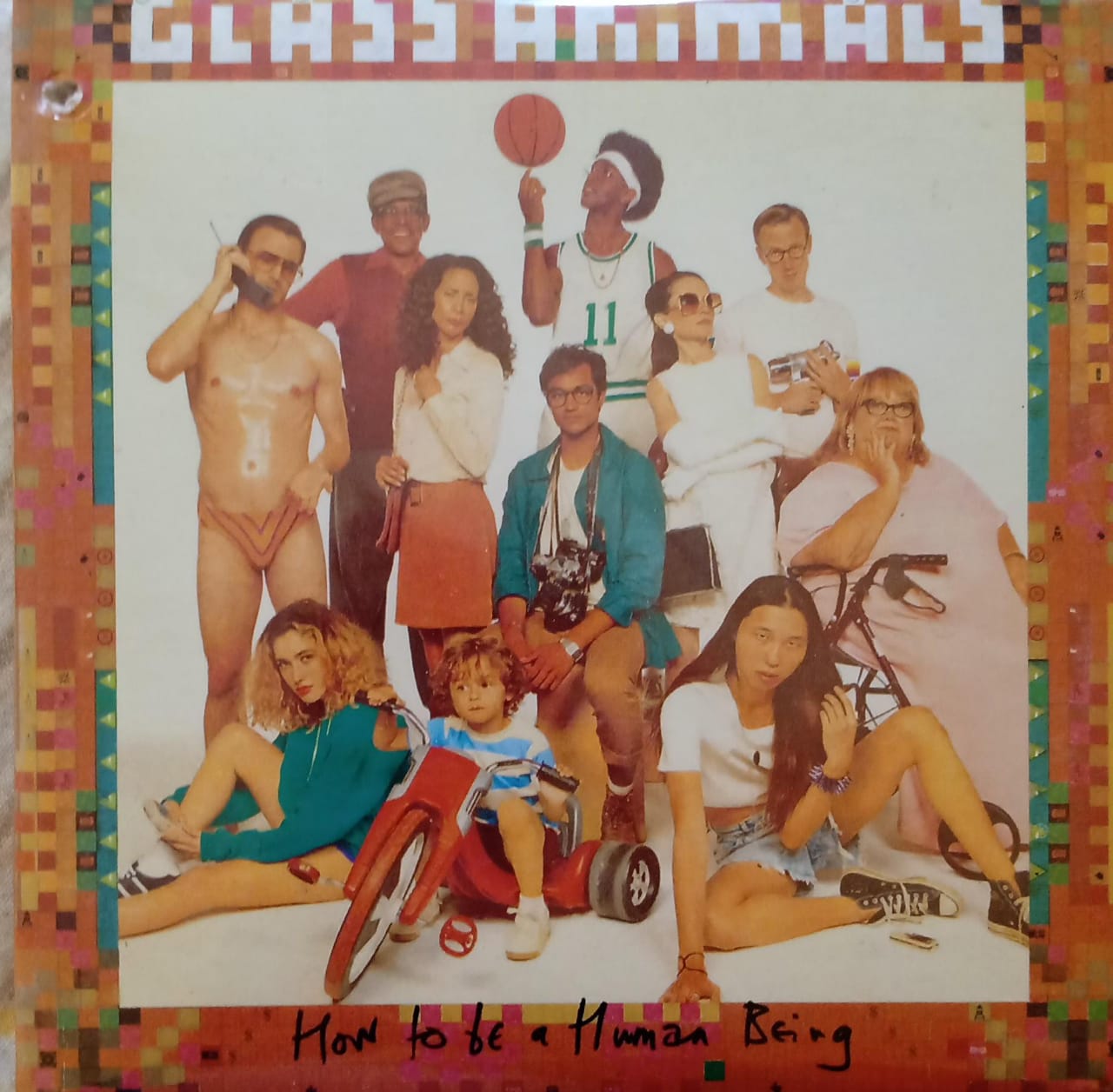 GLASS ANIMALS – How to Be a Human Being. Cd buen estado.