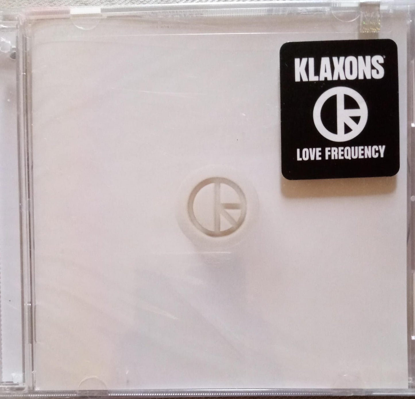 KLAXONS – Love Frequency. Cd nuevo.