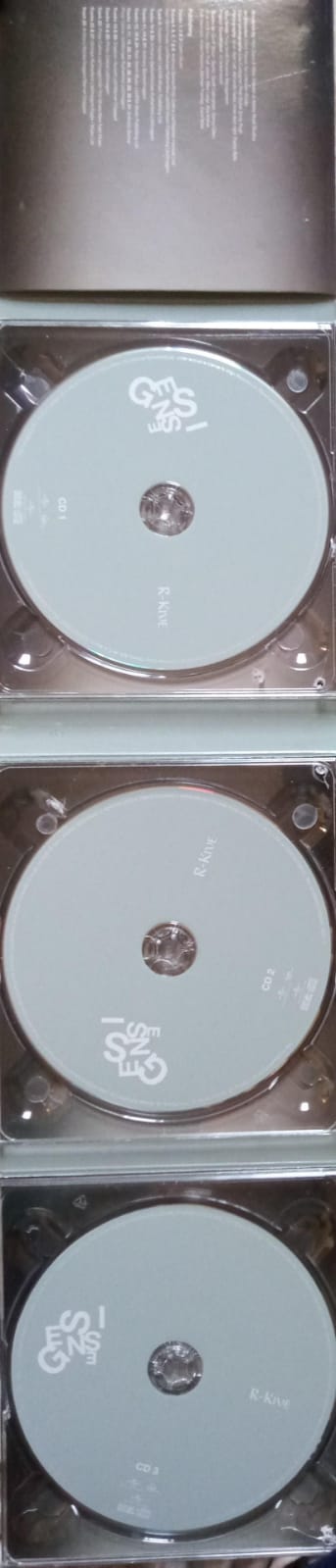 Genesis – R-Kive. Cd triple buen estado.