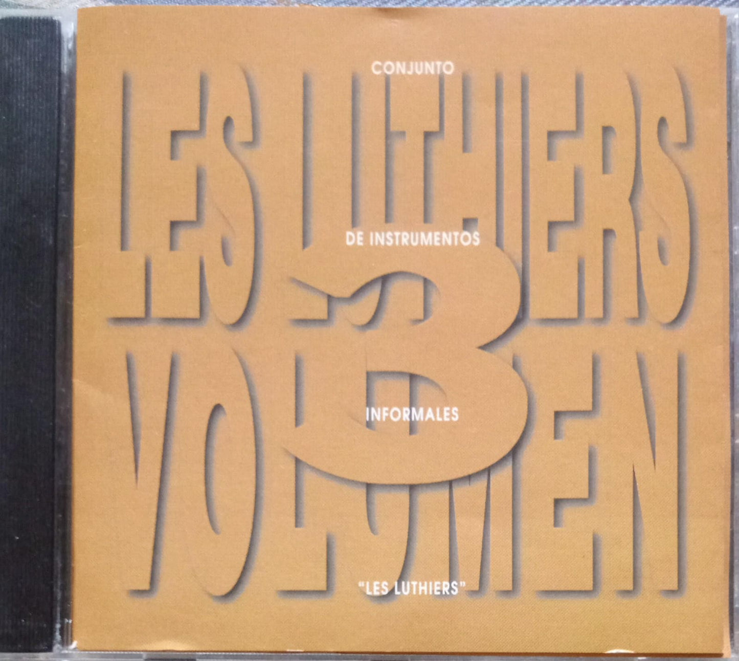 Les Luthiers – Vol. 3. CD buen estado.
