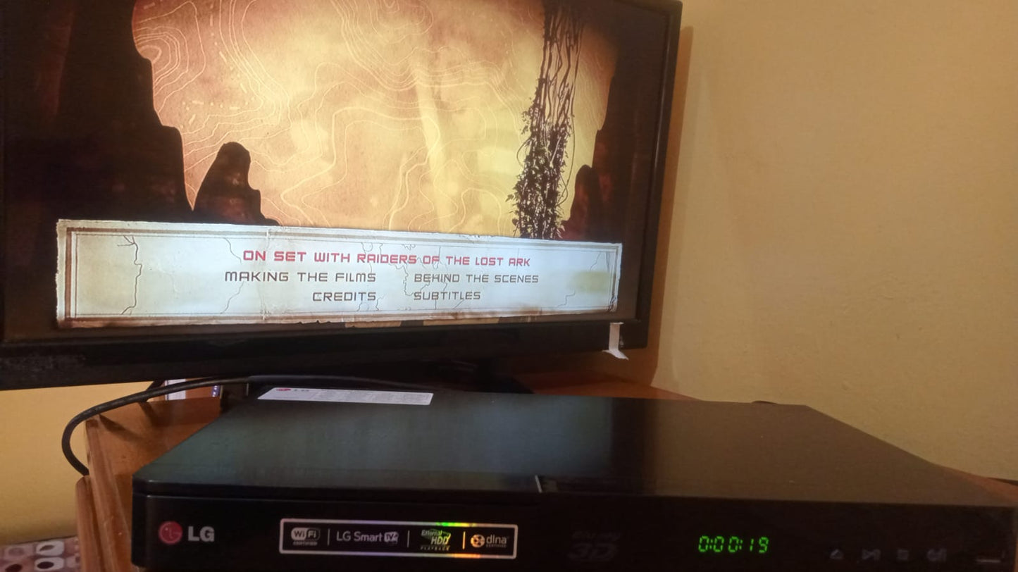 Reproductor Blu-ray 3D / DVD LG BP540 (Wi-Fi / Smart) — Usado / Con Detalles Estéticos s/control.