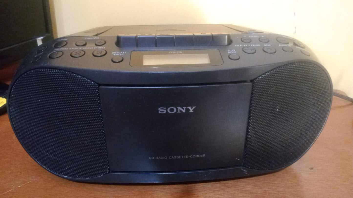 Radiograbadora Boombox Sony CFD-S70 (CD / Radio AM/FM / Cassette) — Buen Estado / Detalle en Cassette.